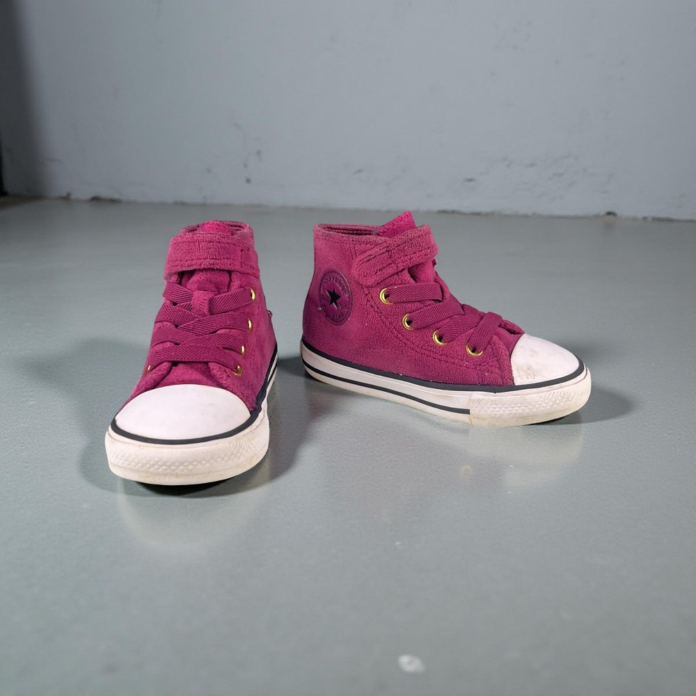 CONVERSE Chuck Taylor All Star Infant 6 Pink Suede High Top Sneaker